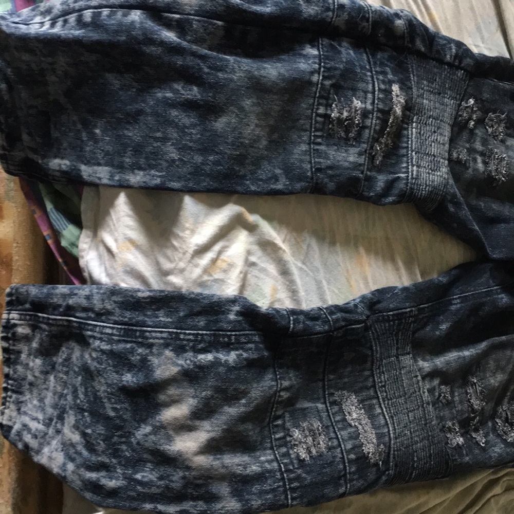 “Encrypted Jeans - Picture 4 of 4